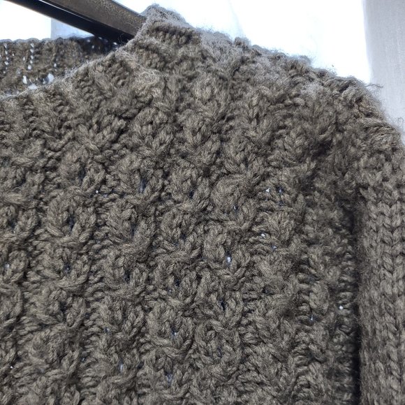 HAND KNIT, HAND MADE, KNIT SWEATER WITH CABLE KNIT YOKE, VERY SOFT, NO LABELS, - Picture 4 of 6